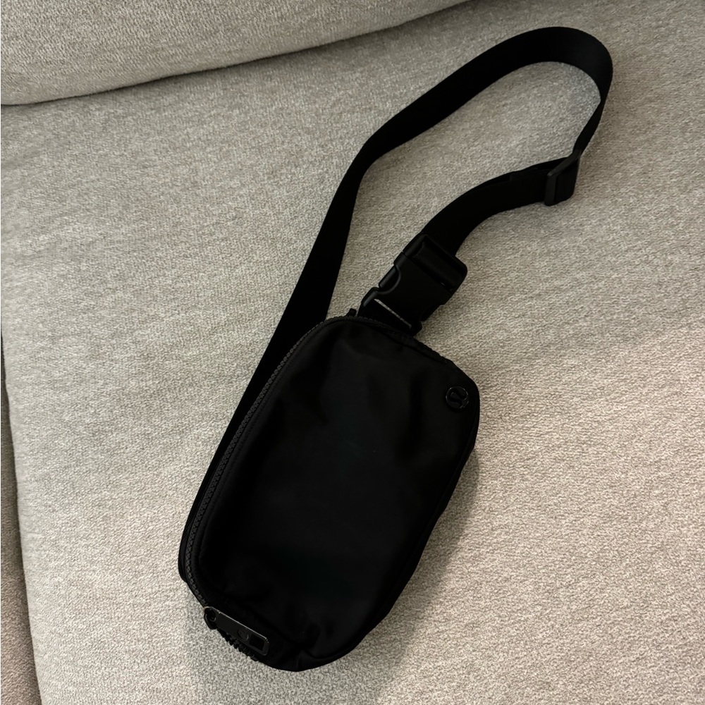 Like new* Lululemon Belt Bag